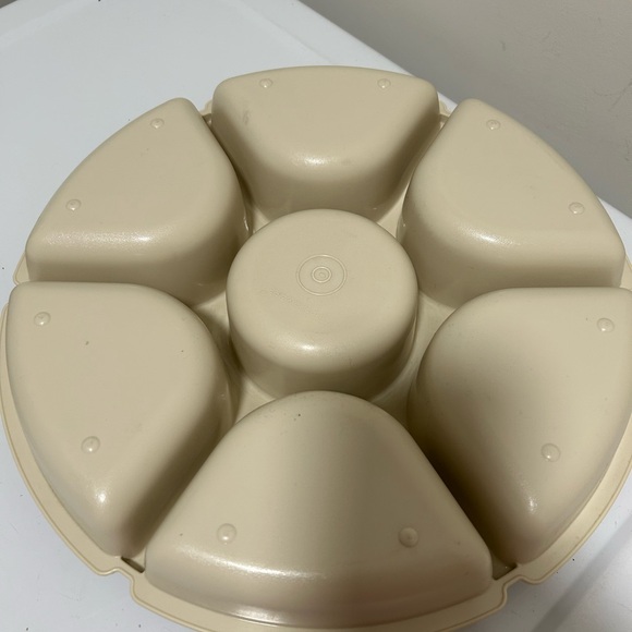 Tupperware Party Platter - Picture 3 of 6